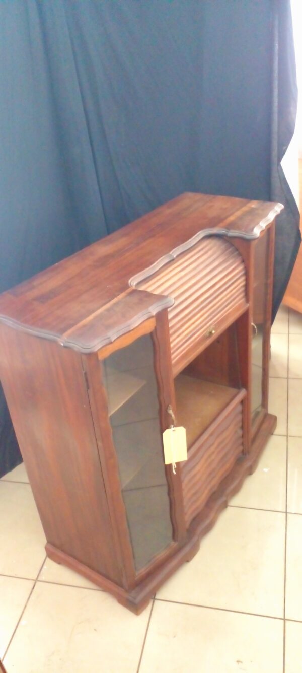 Radio Cabinet - Image 3